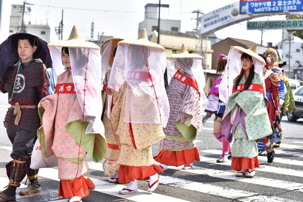 平安装束の女性たち