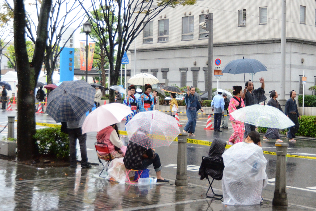 パレードの日は雨