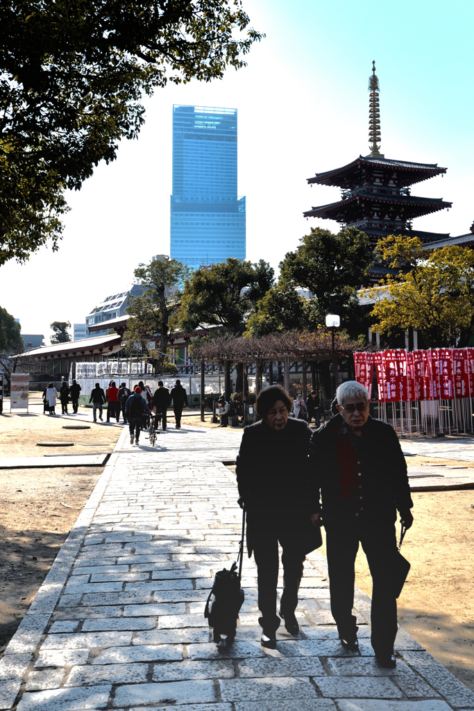 新旧　二つの塔