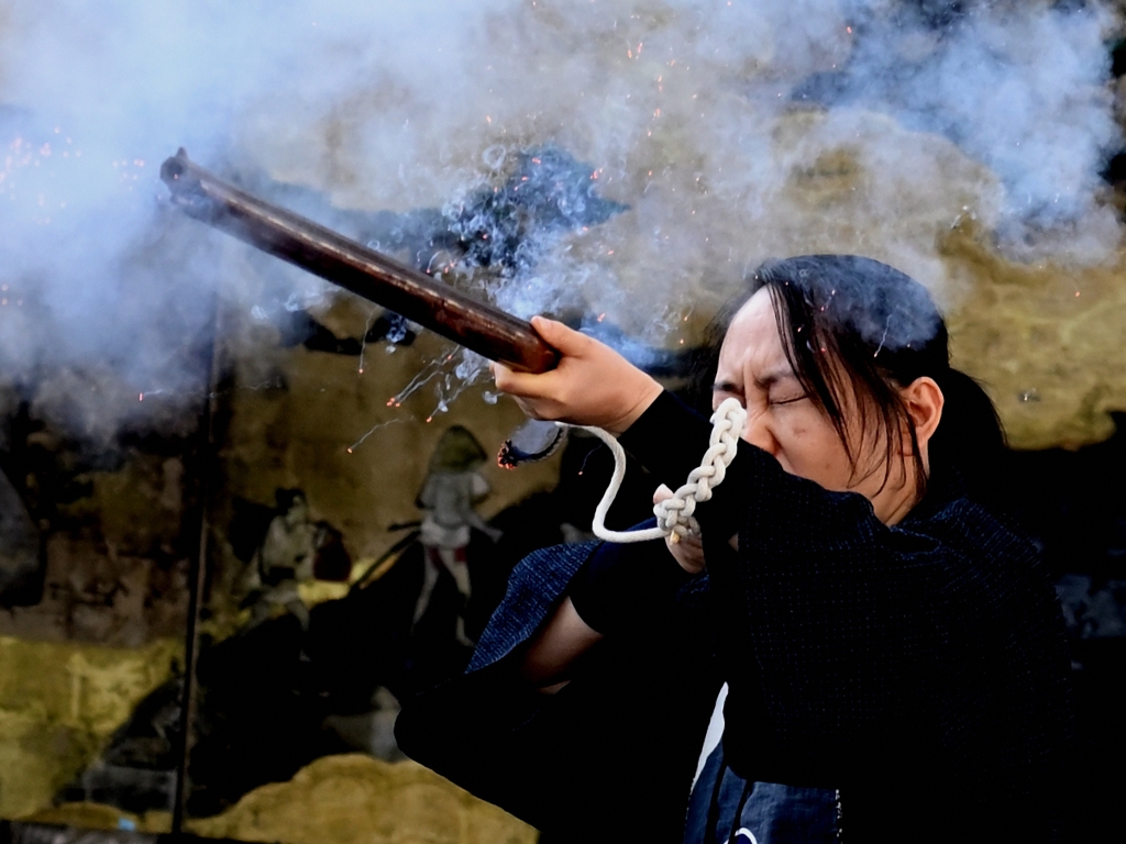 火縄銃の実演ー３