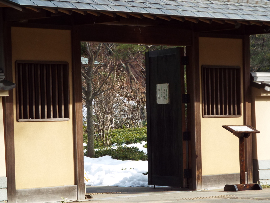 残雪の日本庭園20