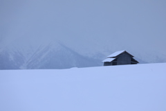 モノクロ 最近天気悪い しばらく晴れご無沙汰！