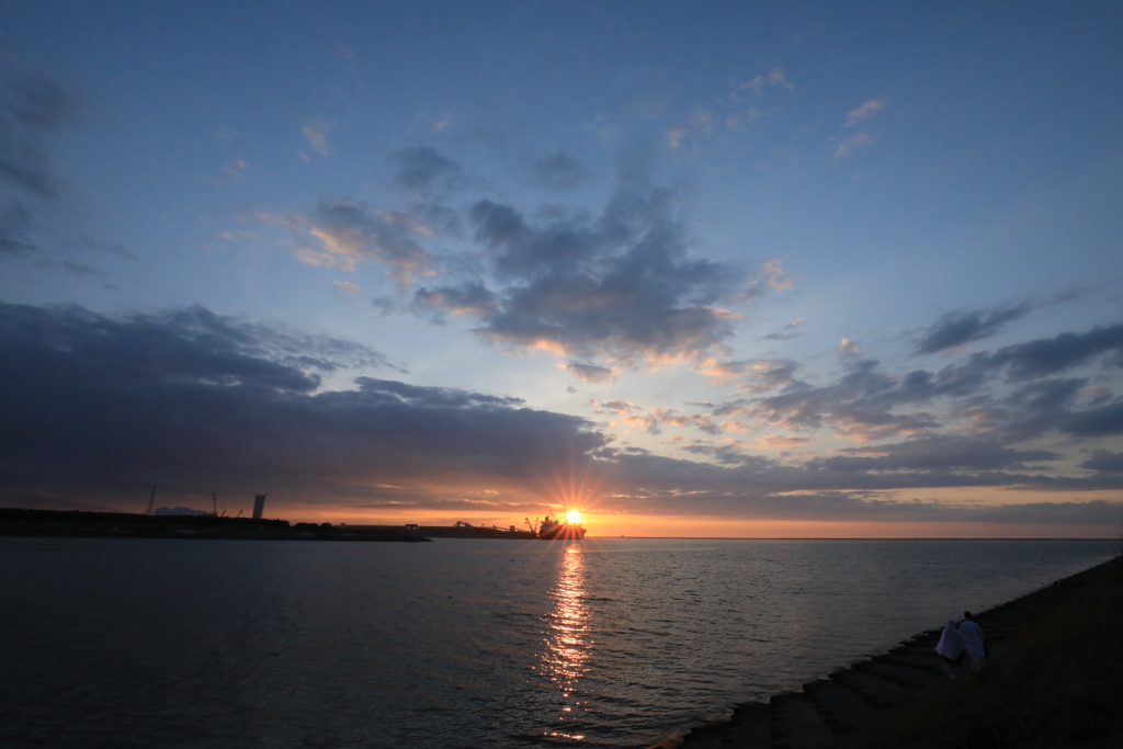 右下の方々は アラブ系 やはり白い衣装を着ていました。(笑)