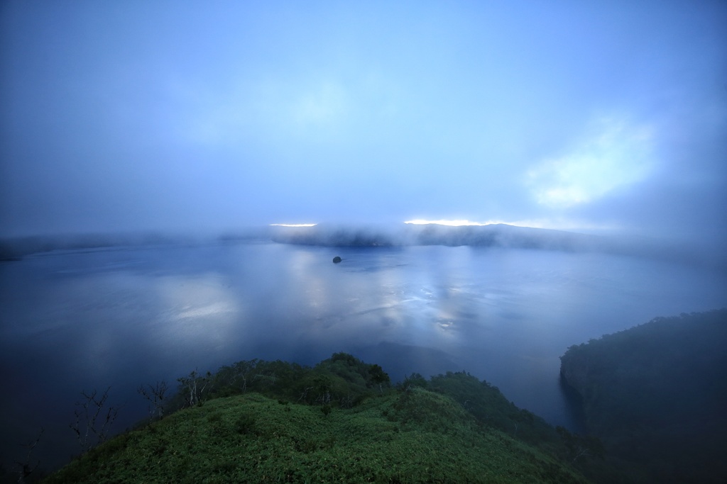 霧の摩周湖