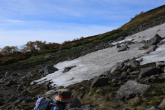 まだ雪残ってました。