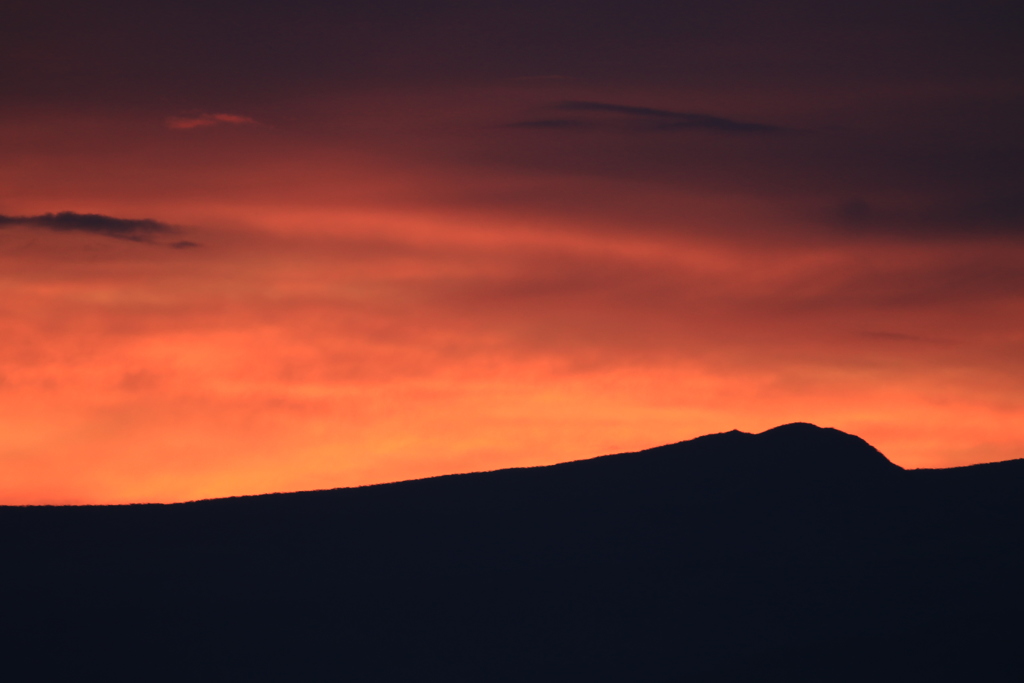 十勝岳の夜明け