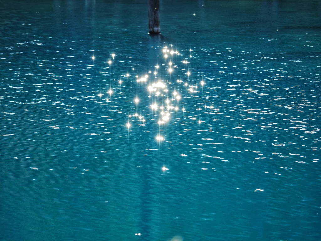 青い池