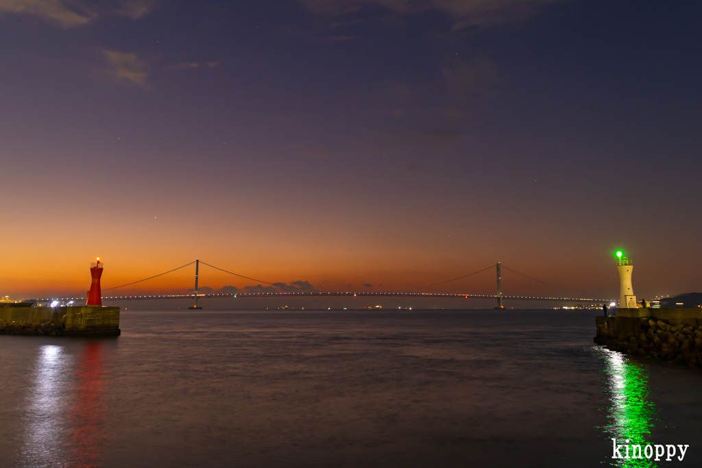 明石港 日の出前