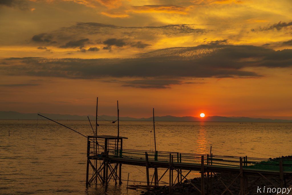 くもで網櫓と有明海夕景