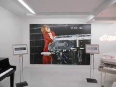 YOSHIKI