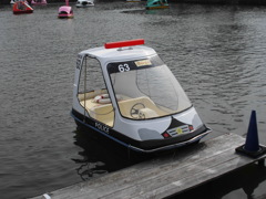 パトカーボート