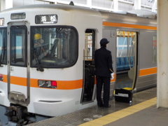 女性車掌