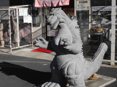 ゴジラ像