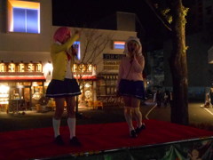 歌うコス