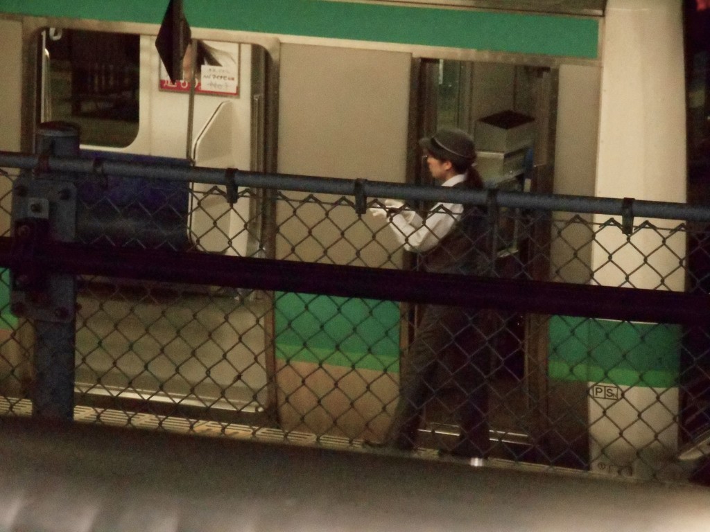E231系常磐線 女性車掌