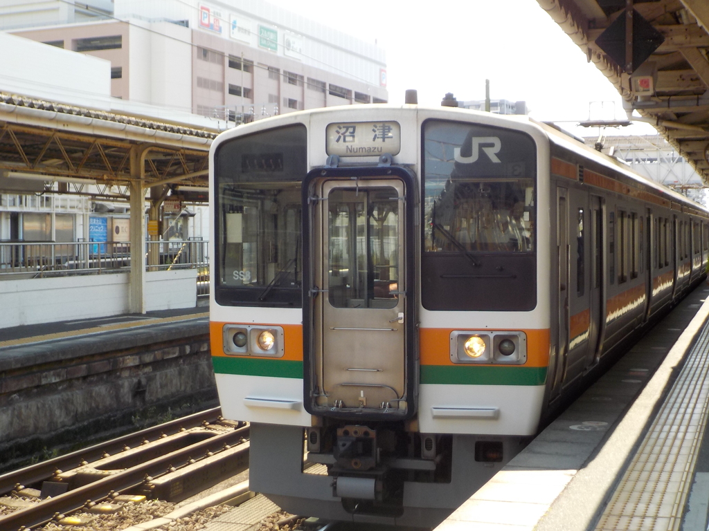 211系