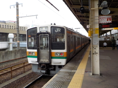 211系