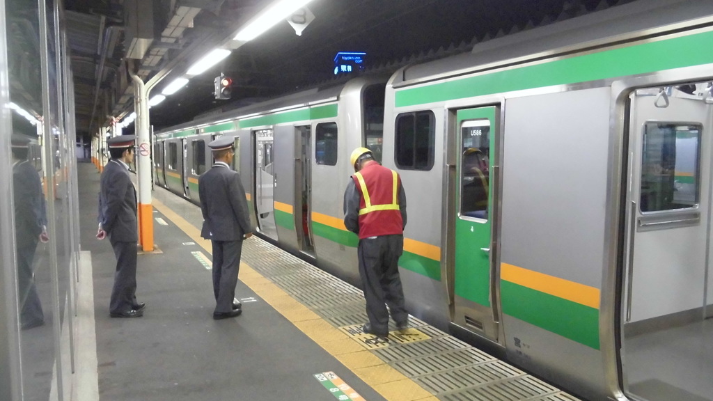 E231系 連結作業