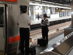 女性運転士