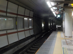 地下ホーム