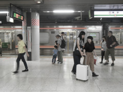 京葉線　地下の駅