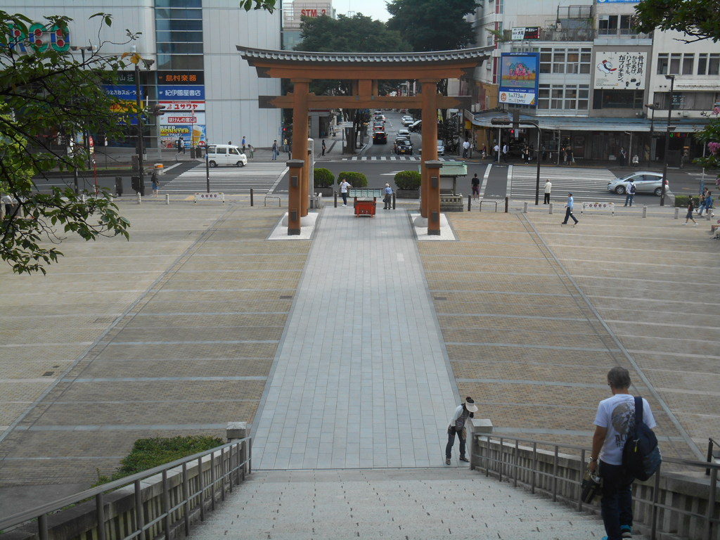 下ってみれば市街地