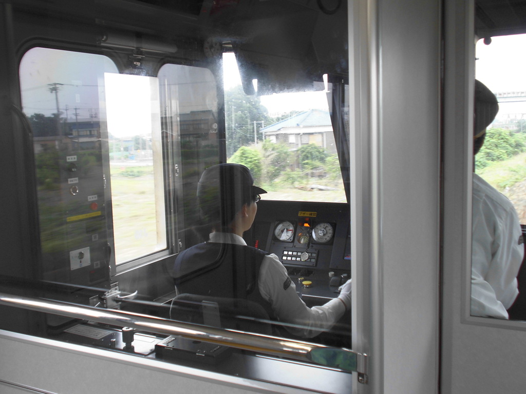 女性運転士