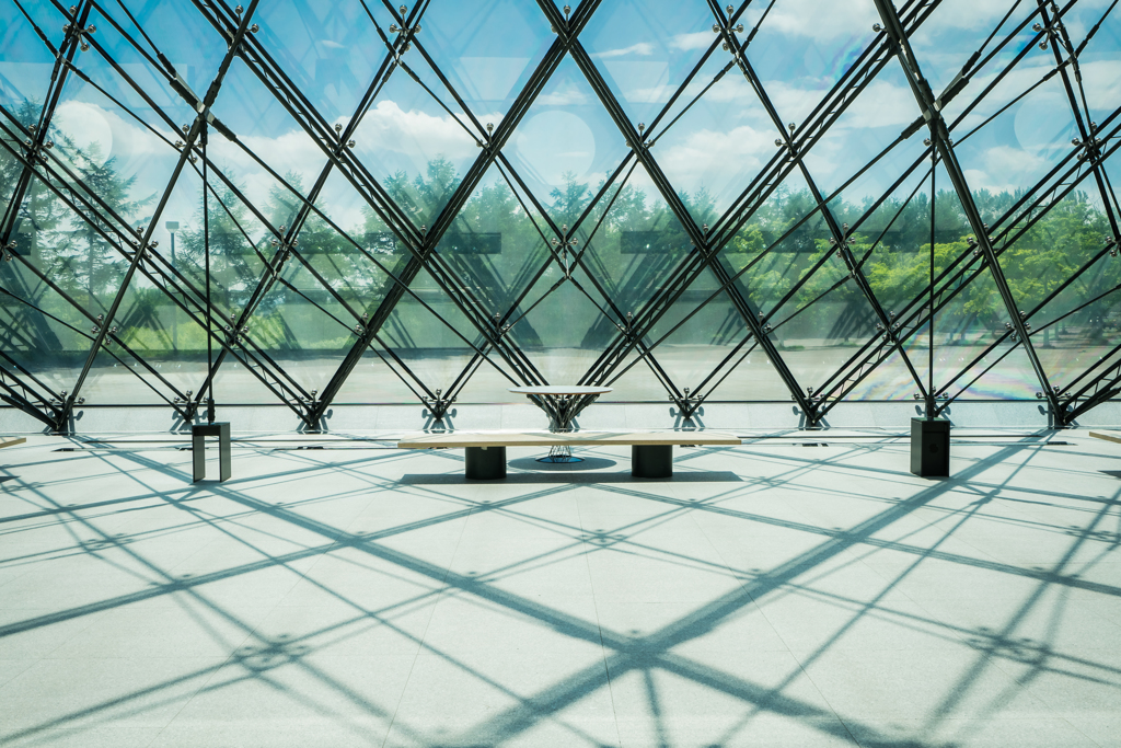 ガラスのピラミッド