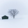 雪の中の小屋
