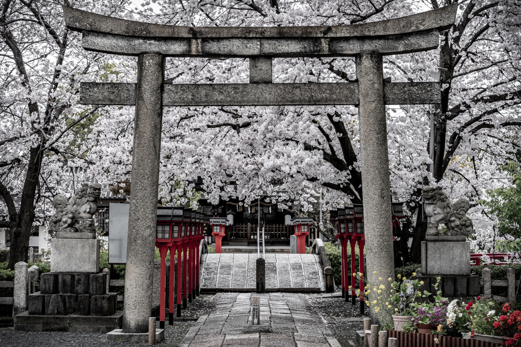 六孫王神社