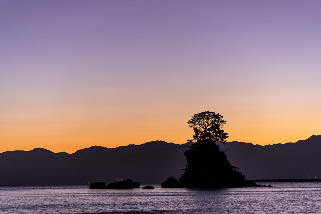 もうすぐ陽が昇る