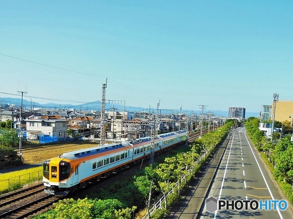 晴れた日の電車