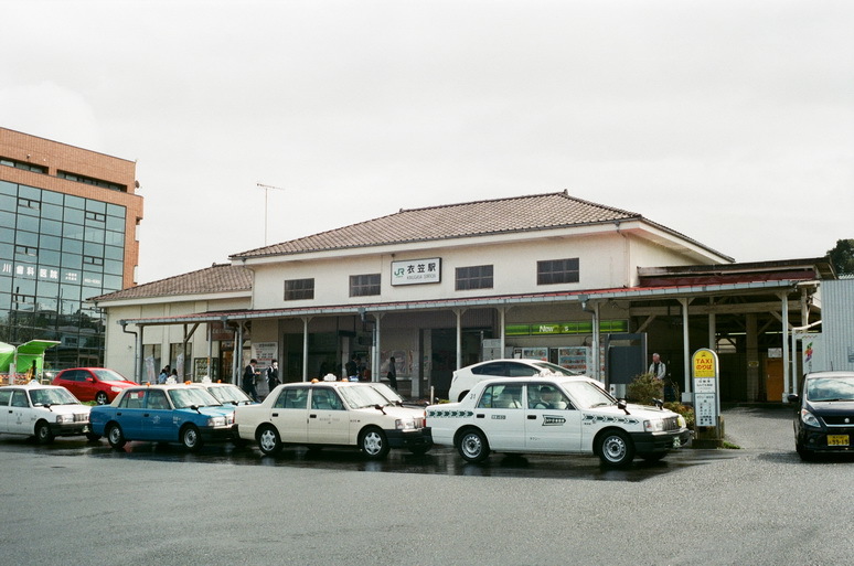 衣笠駅舎