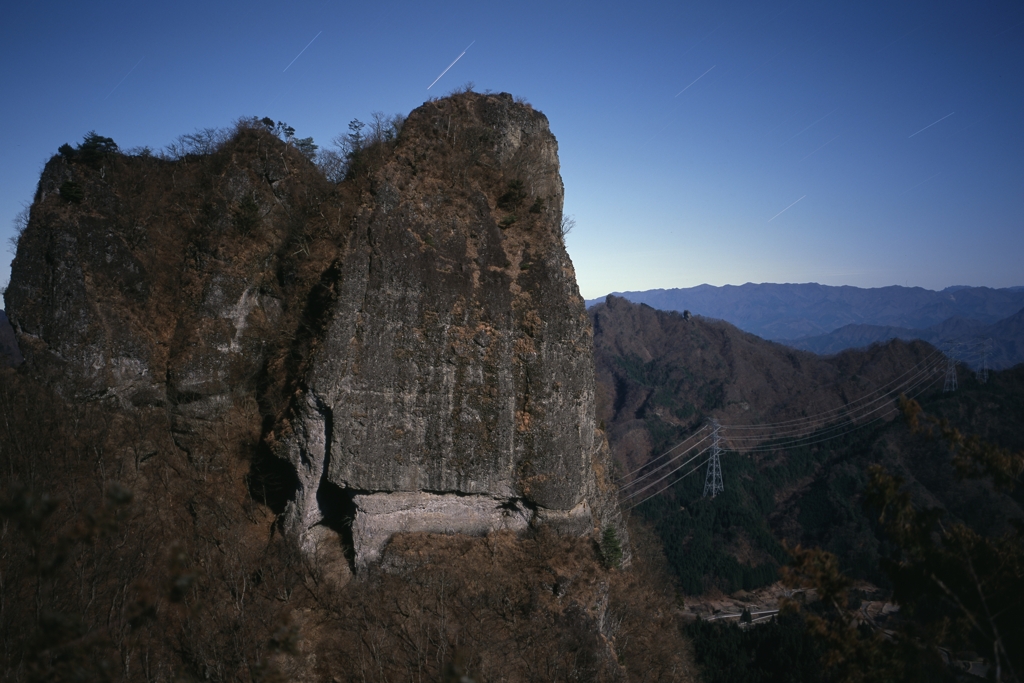 高岩（雌岩P1）