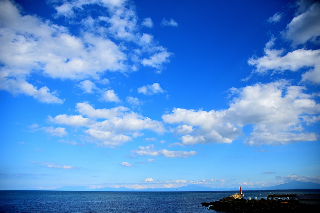 秋の海と空
