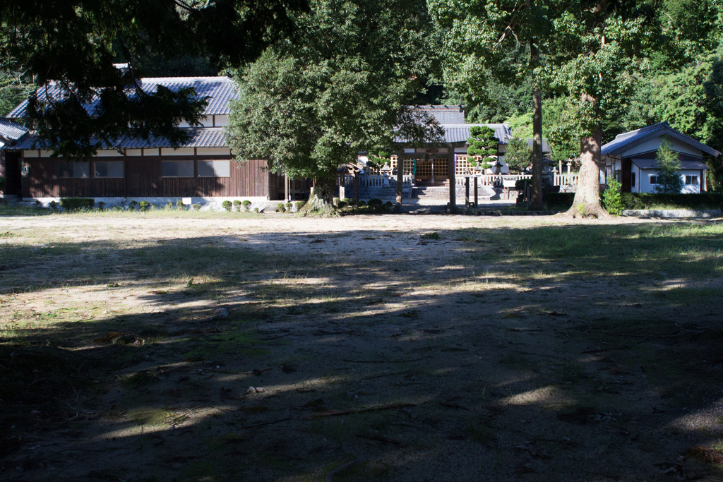 穴石神社