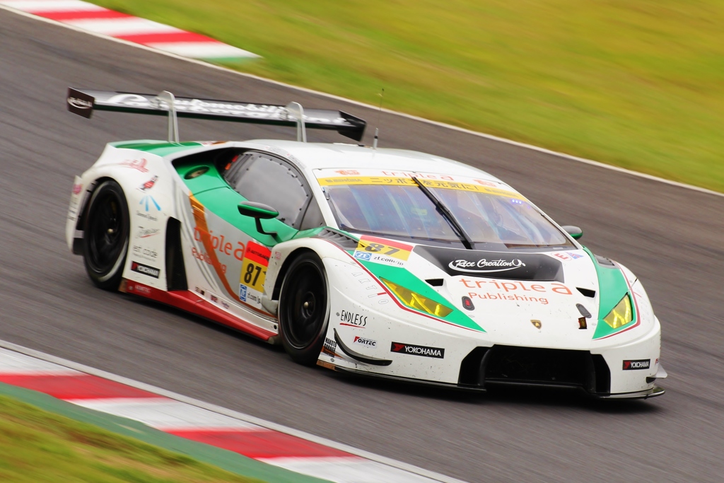 triple a ランボルギーニ GT3