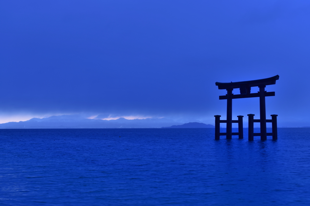 白髭神社の夜明け