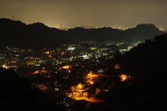 小じんまりとした夜景