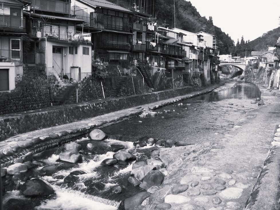 旅の思い出ー郡上八幡を流れる川