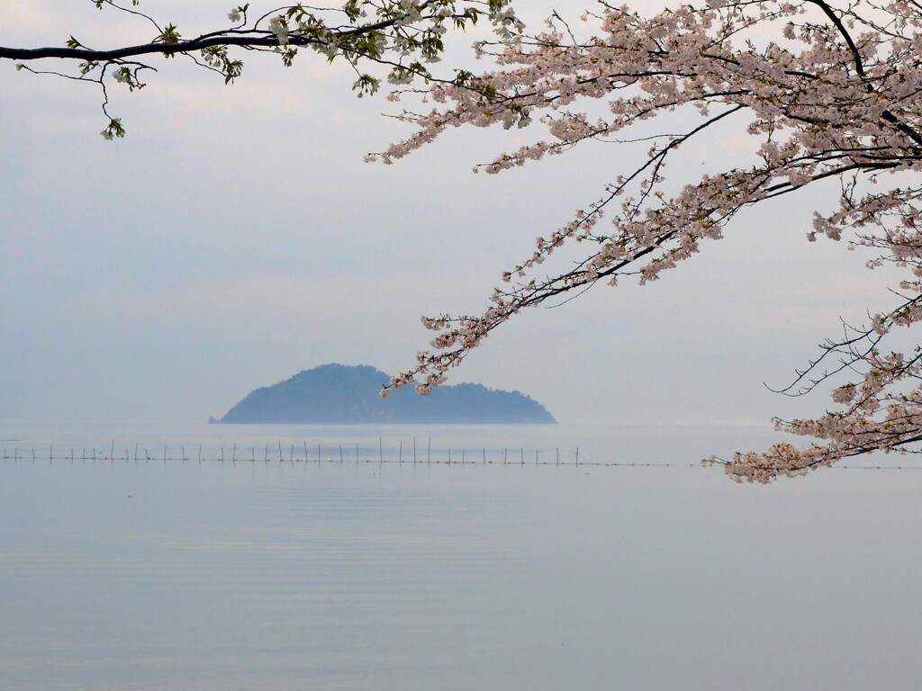 竹生島雨情