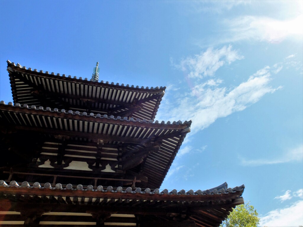 斑鳩の秋空