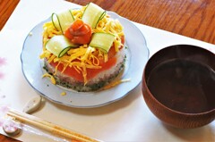 ケーキ風サーモンひな寿司