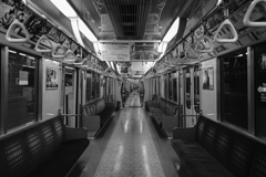 1810-札幌地下鉄始発車内