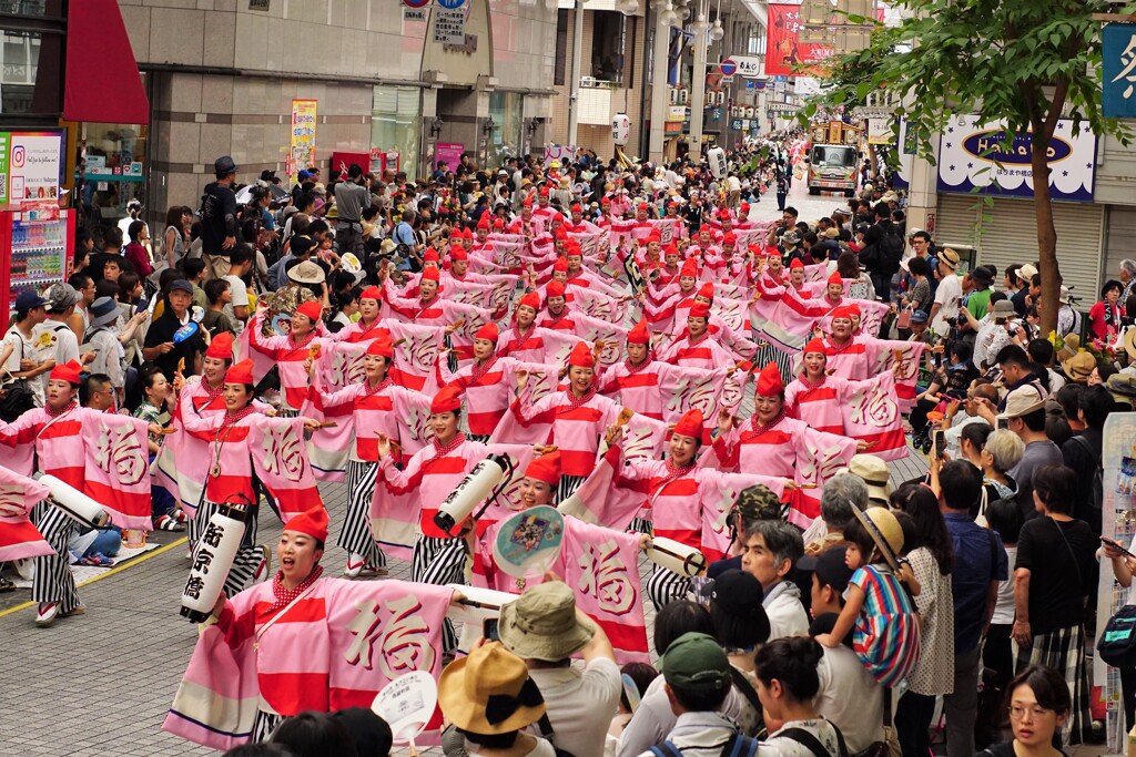 2019よさこい祭りの踊り子たち 1