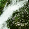 盛り上がる水流