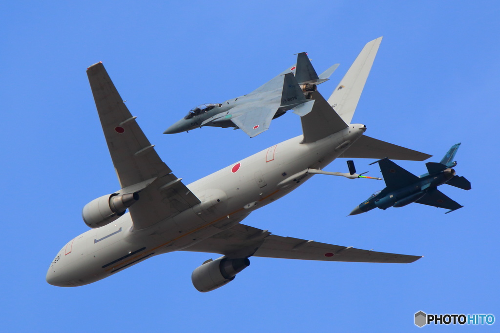 予報を覆す空の下
