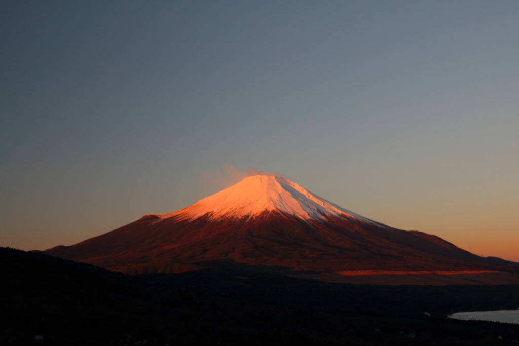 朝焼けの富士山
