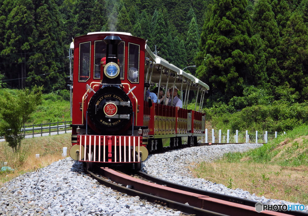 野越え山越え走れ機関車