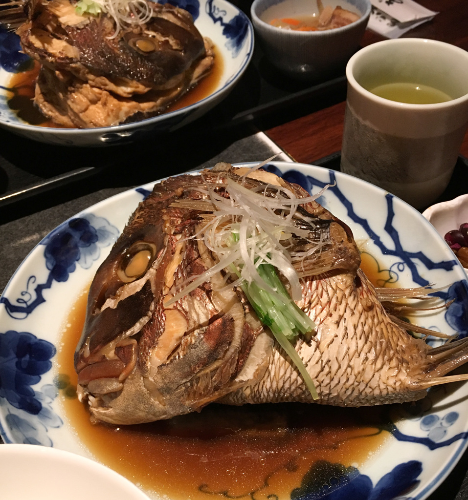 食レポ♪     巨大鯛カマ(o_o)